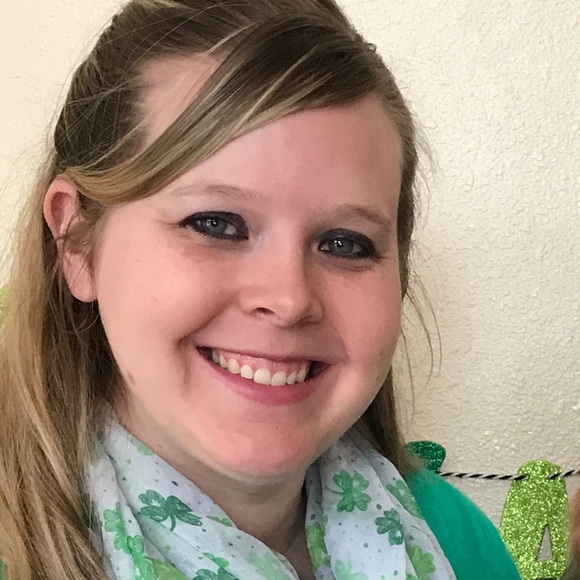 Meet your Posher, Sarah - Picture 1 of 2